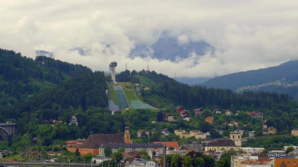 Ski Jumping hill in Innsbruck Tirol Oostenrijk — Stockvideo