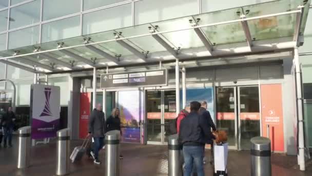 Terminal principal del aeropuerto de Edimburgo — Vídeo de stock