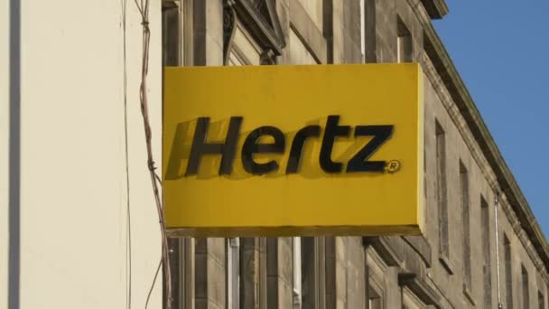 Biluthyrningsföretaget Hertz — Stockvideo