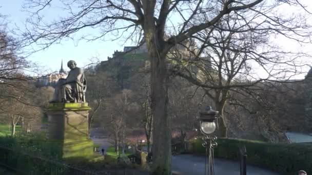 Pohledy na město Edinburgh Scotland - Princes Street Gardens — Stock video