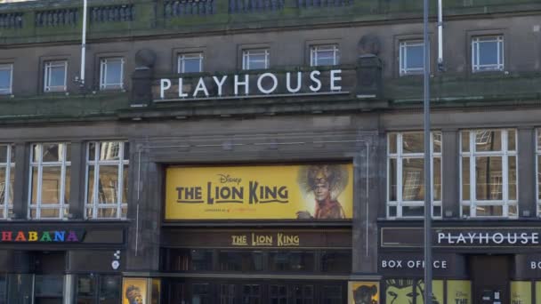 Мюзикл Lion King в Playhouse Edinburgh - Эдинбург, Шотландия - 10 января 2020 года — стоковое видео