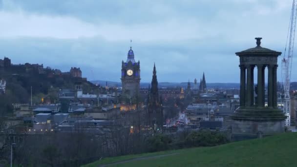 Aerial view over Edinburgh from Calton Hill - EDINBURGH, SCOTLAND - JANUARY 10, 2020 — Stok video