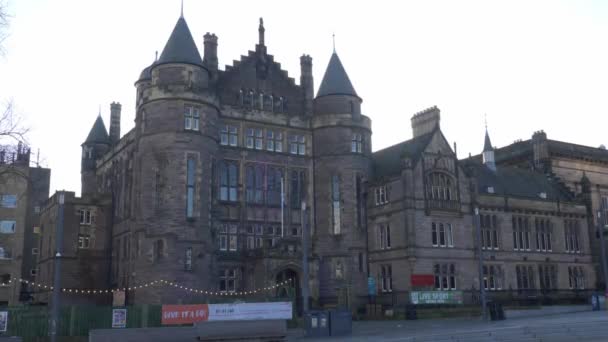 Эдинбургский университет - Ливерпуль - Эдинбург, Шотландия - 10 января 2020 года — стоковое видео