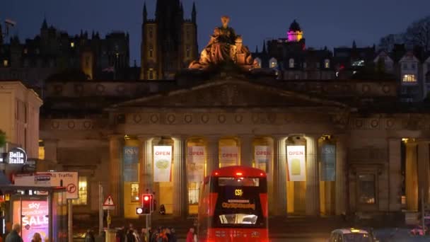 Royal Scottish Academy di Edimburgo di notte - EDINBURGH, SCOTLAND - 10 GENNAIO 2020 — Video Stock