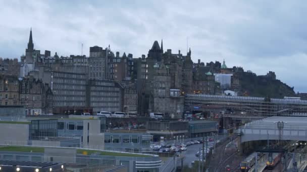 Панорамный вид на старый город Эдинбурга — стоковое видео