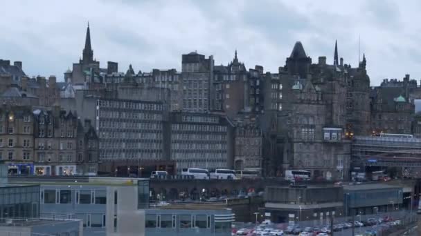 Panoramisch uitzicht over Edinburgh Old Town — Stockvideo