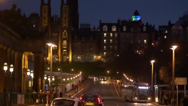 Edinburgh éjszaka - EDINBURGH, SCOTLAND - JANUÁR 10, 2020 — Stock videók