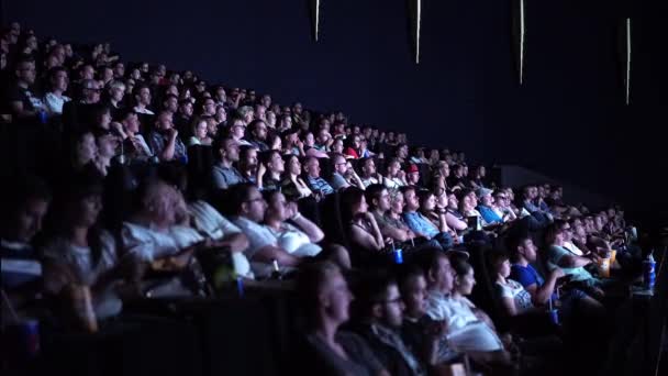 Large crowd of people in a movie theater - SAARLAND, GERMANY - JANUARY 20, 2018 — Stock Video