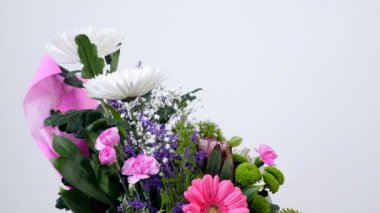 Çiçek, buket, beyaz arka plan, rotasyon krizantem anastasis, gypsophila, solidago, çiçek kompozisyon oluşur Barbatus, Protea, karanfil, gerbera,