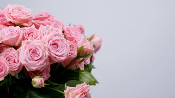 Nahaufnahme, Blumen, Strauß, Rotation, florale Komposition besteht aus Rose verabscheuungswürdig. göttliche Schönheit — Stockvideo