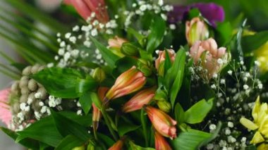 ışık, döndürme, ışınları, yakın çekim, çiçek buketi çiçek kompozisyon oluşur calla, lily, Brunia yeşil, gypsophila, orkide vanda, Alstroemeria, aspidistra, Russus,