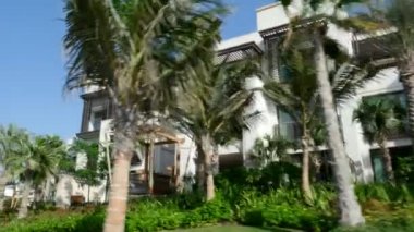 Dubai, Birleşik Arap Emirlikleri, Birleşik Arap Emirlikleri - 20 Kasım 2017: Otel Jumeirah Al Naseem, en büyük Emirliği beldesinde görünümü lüks 5 yıldız, yürüyüş boyunca beach bölgesi,