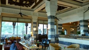 Dubai, Birleşik Arap Emirlikleri, BAE - 20 Kasım 2017: Otel Jumeirah Al Qasr Madinat, 5 yıldızlı otel bir harika Lounge iç