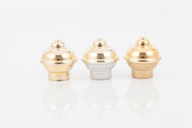 Altın beyaz zemin üzerine perde Polonyalılar için ipuçları