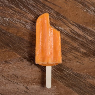 Lezzetli ve serinletici portakal lezzet buzlu şeker 