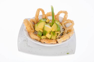 avokado ile deniz ürünleri güveç