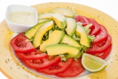 lezzetli salata avokado, domates, marul