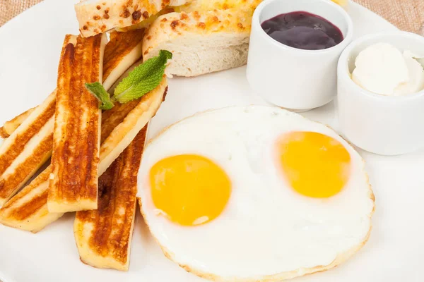 Desayuno Huevos Fritos Queso Parrilla — Foto de Stock