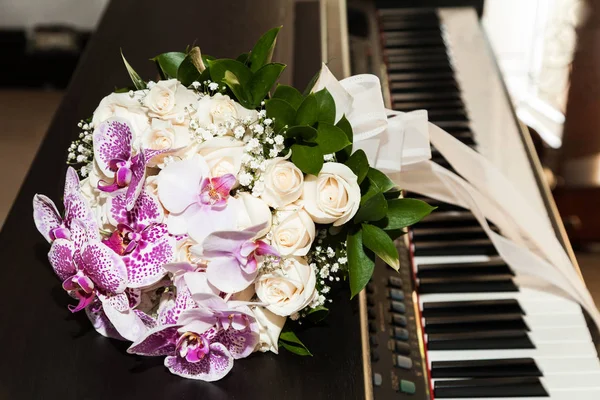 Buquê Flores Noiva Dia Casamento Piano — Fotografia de Stock