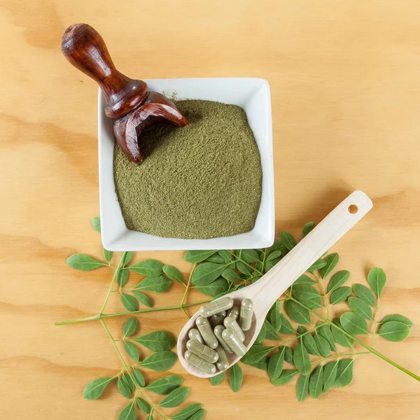 Cápsulas Con Moringa Polvo Moringa Oleifera — Foto de Stock