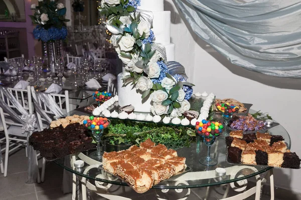 Decoratie Van Sociale Evenementen Individuele Desserttafel Voor Gasten Bij Huwelijksreceptie — Stockfoto