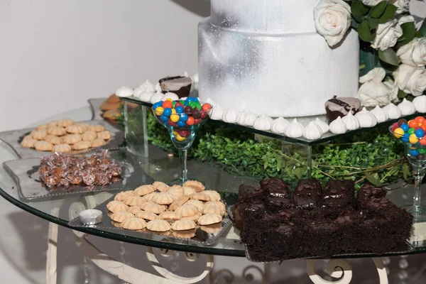 Decoratie Van Sociale Evenementen Individuele Desserttafel Voor Gasten Bij Huwelijksreceptie — Stockfoto