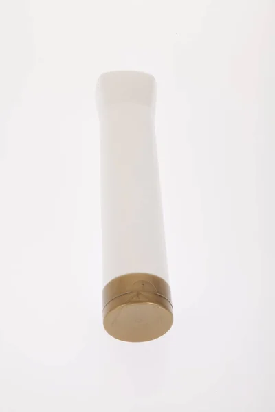 Biały Uniwersalny Plastikowy Pojemnik Złotą Pokrywą — Zdjęcie stockowe