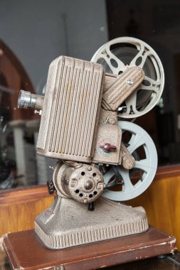 Film endüstrisi; eski film projektörü filmi