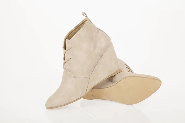 Sapatos Bege Mulheres Fundo Branco — Fotografia de Stock
