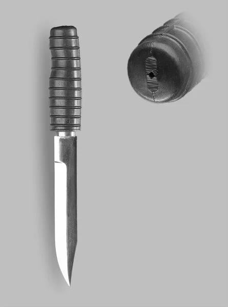 Боевой нож с ножницами — стоковое фото