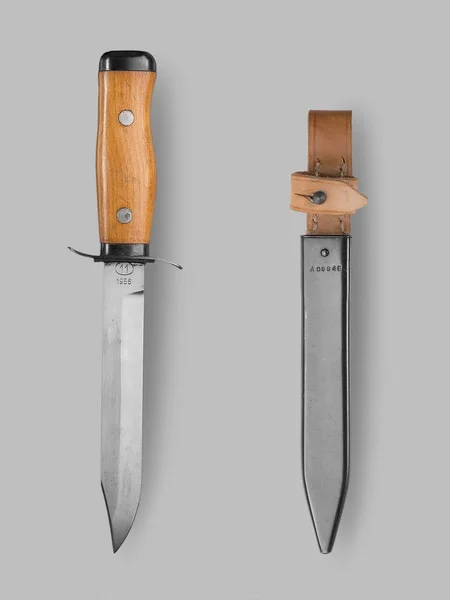 Coltello militare con fodero — Foto Stock