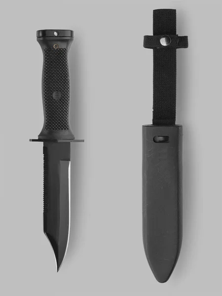 Couteau militaire avec fourreau — Photo