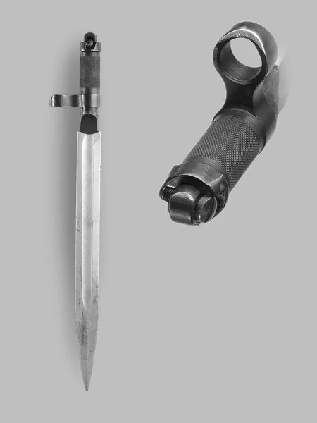 Faca baioneta militar — Fotografia de Stock