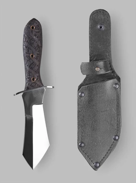 Bojový nůž s pochvou — Stock fotografie
