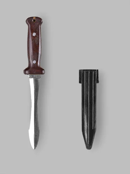 Cuchillo militar con vaina — Foto de Stock