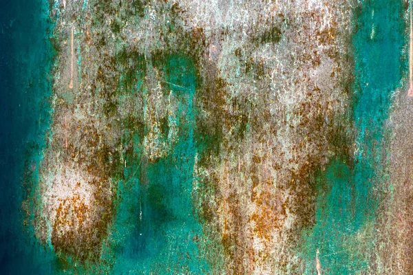 Груба і покрита зеленню текстура фарби на іржавій металевій поверхні — стокове фото