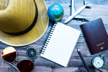 Seyahat planı, tatil, turizm modeli - Gezgin kıyafeti