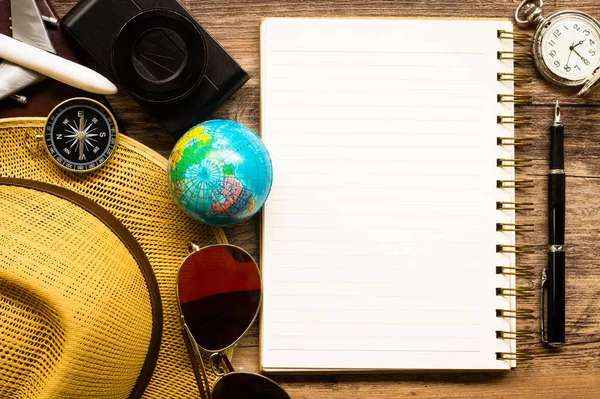 Gezgin Aksesuarları Üst Görünümü, Kritik Tatil Listesi, Seyahat Listesi