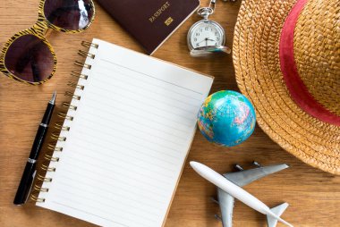 Tatil gezisi için seyahat aksesuarları