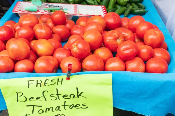 Usa Washington State Vancouver Fresh Heriloom Tomatoes Sale Farmers Market — Stock Photo, Image