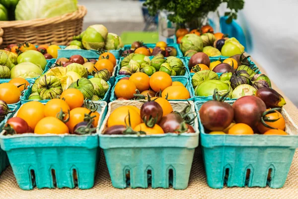 Usa Washington State Vancouver Fresh Heriloom Tomatoes Sale Farmers Market — Stock Photo, Image