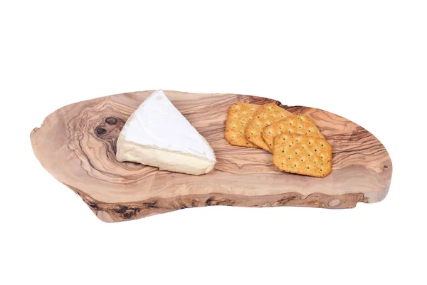 Zachte gerijpte brie kaas en tarwe crackers — Stockfoto