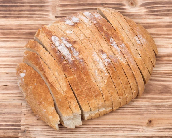 Cortado crujiente país estilo redondo pan francés orgánico —  Fotos de Stock