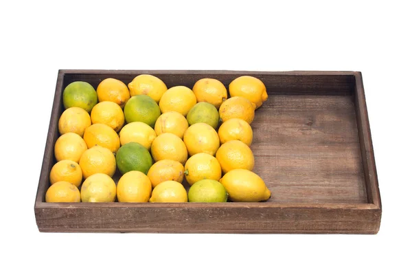 Limes et citrons biologiques mûrs — Photo