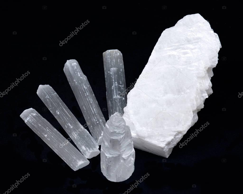White mexican fish tail selenite with natural selenite rods
