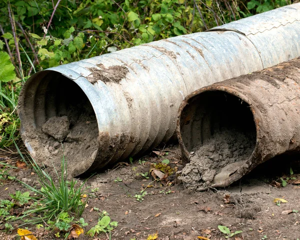 Rusty velhos tubos — Fotografia de Stock