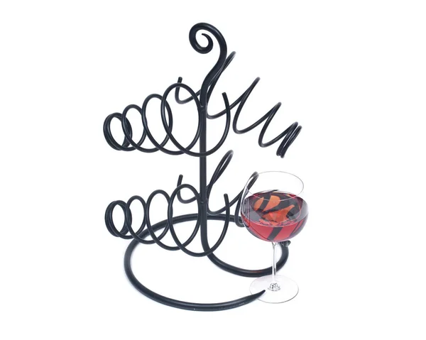 ザクロの赤ワインはガラスと金属のワインボトル ホルダー — ストック写真