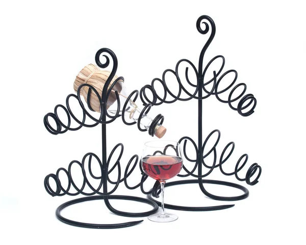 Kırmızı nar şarap, şarap saman şişesi ve demir şarap şişesi tutucusu