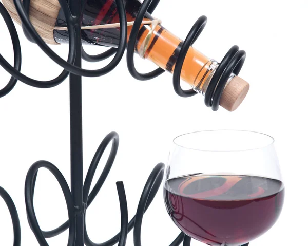 Czerwony Granat wina, butelka wina słomy i uchwyt na butelkę wina żelaza — Zdjęcie stockowe