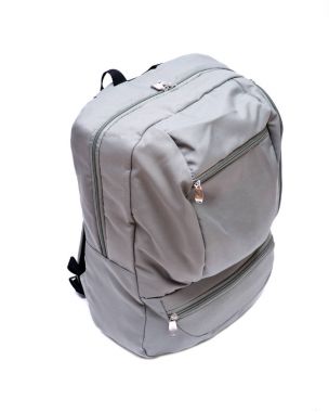 Beyaz arka plan üzerinde izole gri suya dayanıklı naylon sırt çantası